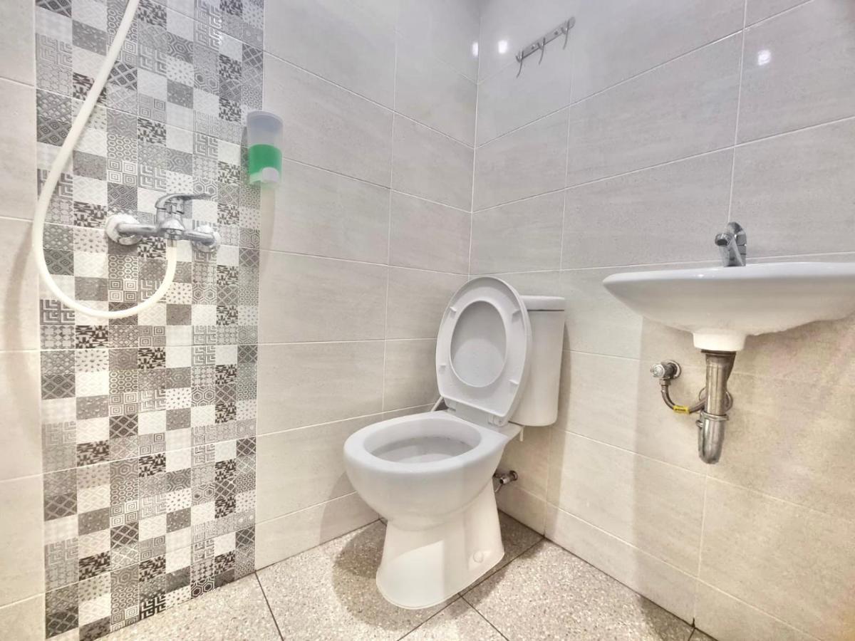 Pringgondani Guesthouse Pandanaran Hills Semarang Eksteriør billede